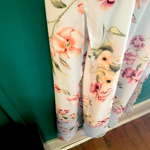 Pretty Floral Maxi Halter Dress - Picture 6 of 7